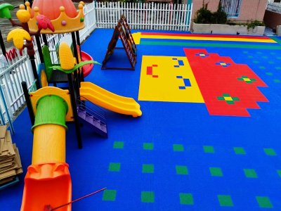 悬浮式拼装地板地垫幼儿园小区户外地垫球球场运动拼接地板地胶